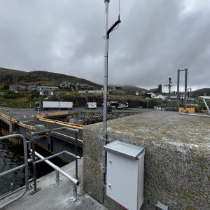 A Lufft Ventus ultrasonic anemometer is a key element of every monitoring station. Thanks to its robust design made of stainless steel, it withstands the harsh and salty environment.
